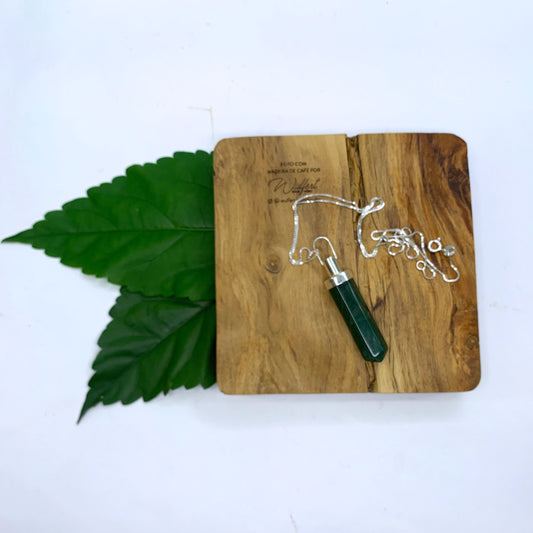 PINGENTE LAPIDADO QUARTZO VERDE G E CORRENTE 50CM