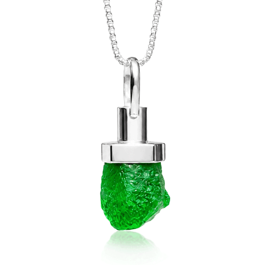 Colar Quartzo Verde Bruto com Difusor para Óleos Essenciais